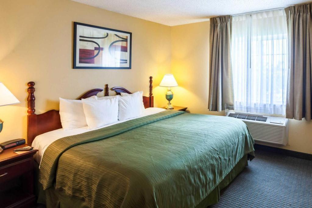 Quality Inn & Suites Arbor Ngoại thất bức ảnh