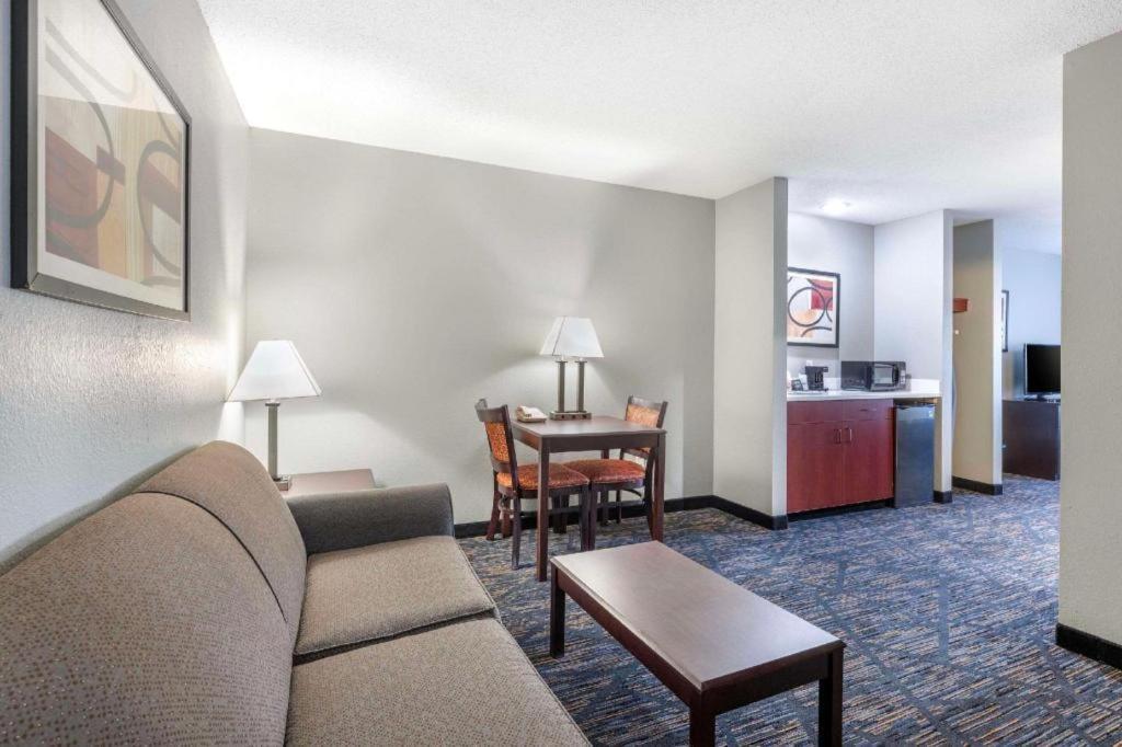 Quality Inn & Suites Arbor Ngoại thất bức ảnh