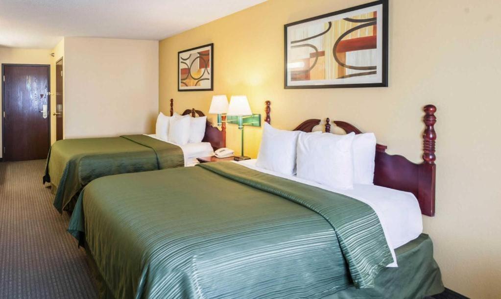 Quality Inn & Suites Arbor Ngoại thất bức ảnh