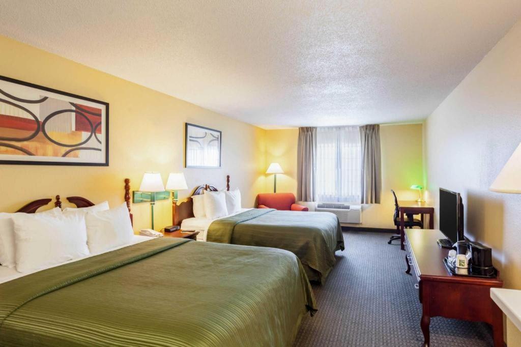Quality Inn & Suites Arbor Ngoại thất bức ảnh