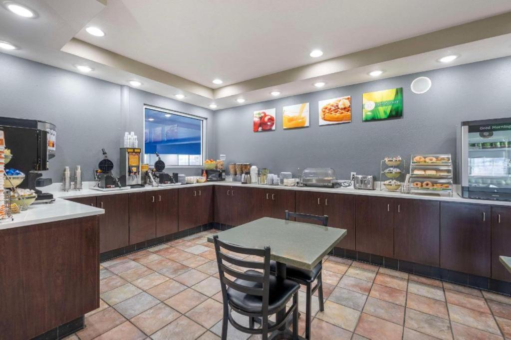 Quality Inn & Suites Arbor Ngoại thất bức ảnh